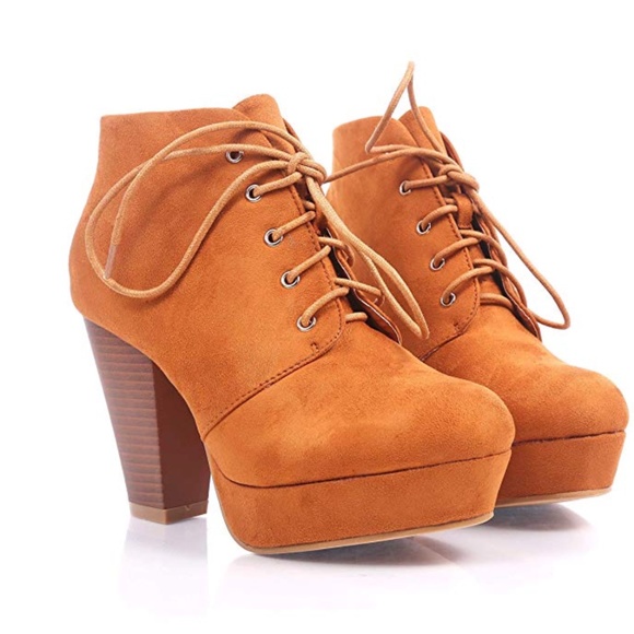 NWOT Bella Marie Chunky High Heel Lace Up Suede - Picture 1 of 5
